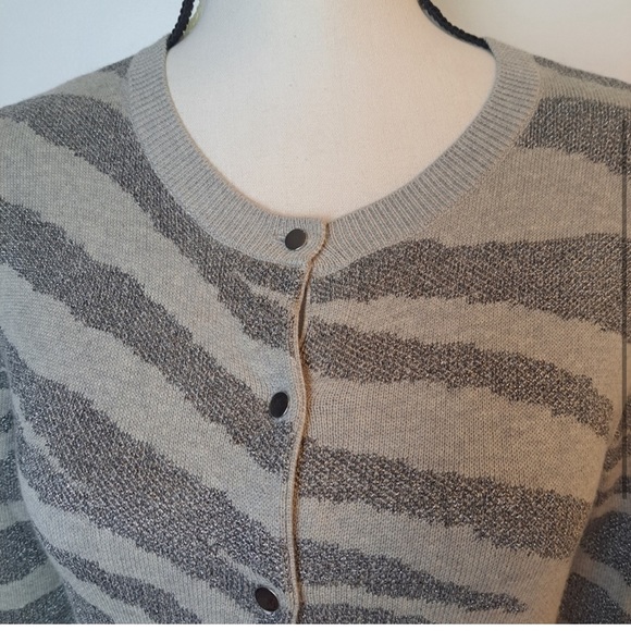 Banana republic silk poly small zebra gray metallic new cardigan career NWT - Picture 4 of 4